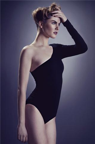 Female model photo shoot of EmilyHowlett