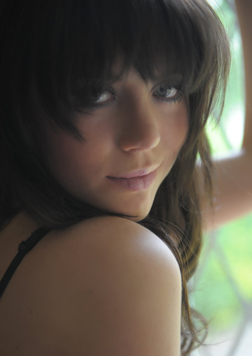 Female model photo shoot of Sarah-Louise Elton