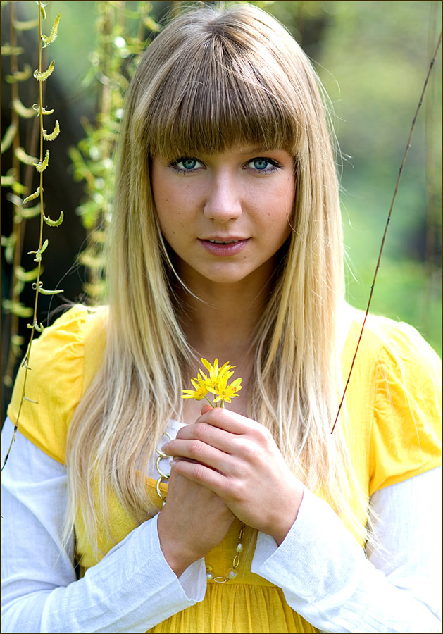 Female model photo shoot of NadyaSavitskaya