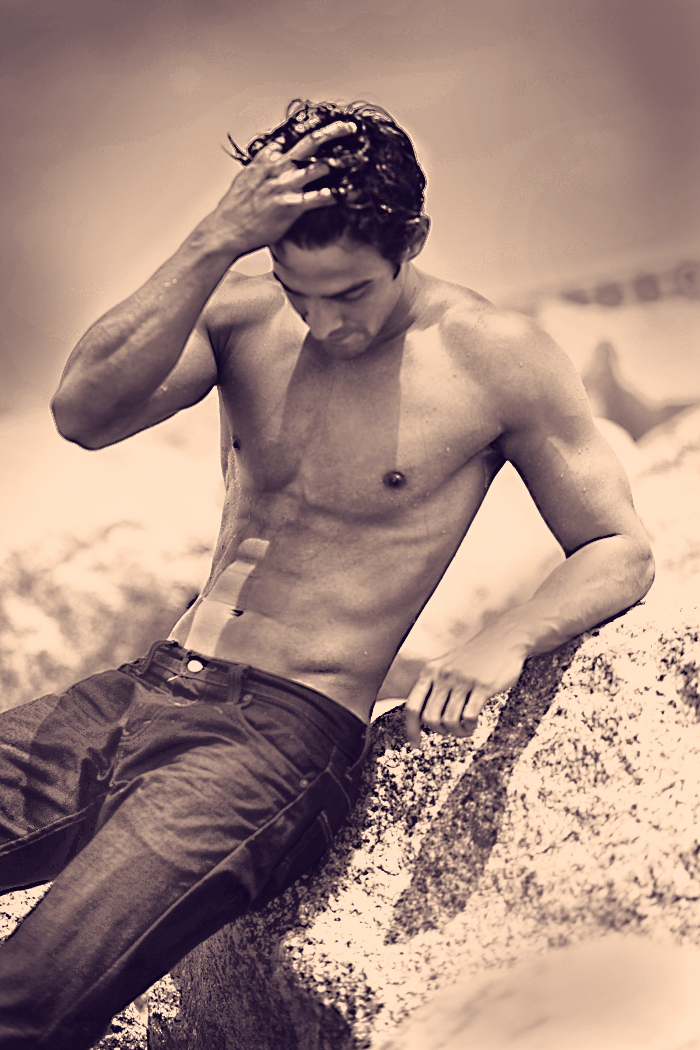 Male model photo shoot of Ronald Lopez
