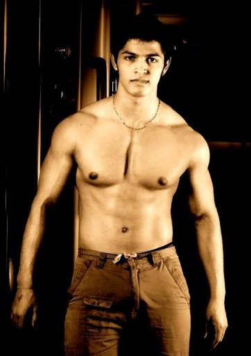 Male model photo shoot of Sandeep Tanwar
