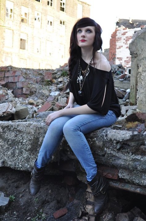 Female model photo shoot of Amy Alderson
