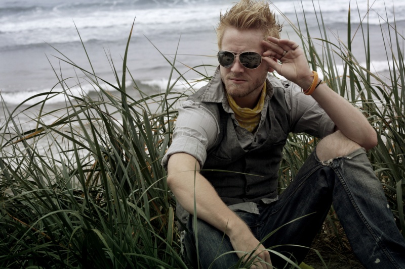 Male model photo shoot of Jeffrey Kaine by Hannah Erickson