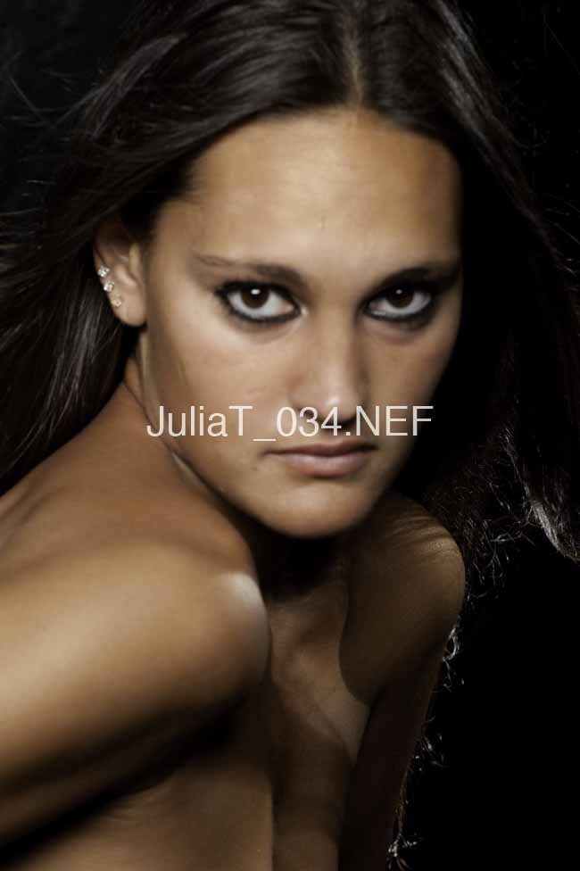 Female model photo shoot of Jeulz
