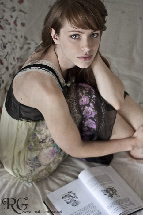 Female model photo shoot of Rae Grimm