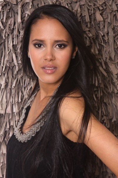 Female model photo shoot of Iris Disla