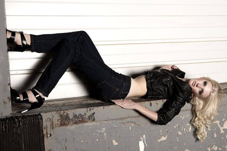 Female model photo shoot of Steff Jacs