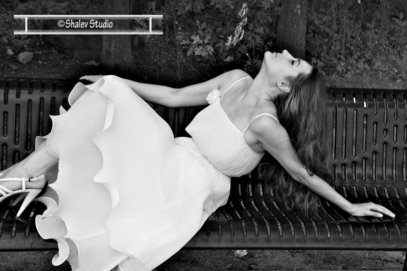 Female model photo shoot of Julia Jmodel