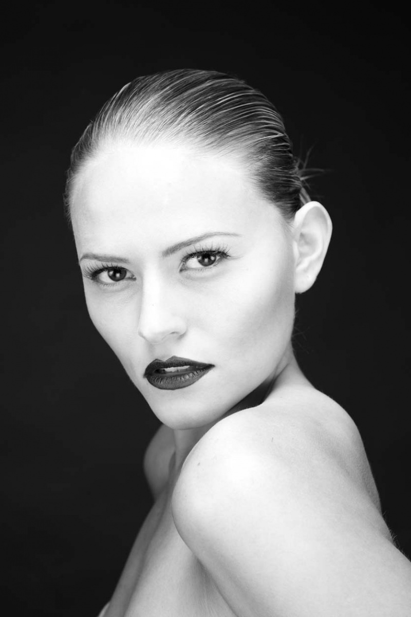 Female model photo shoot of Anna Gilabert