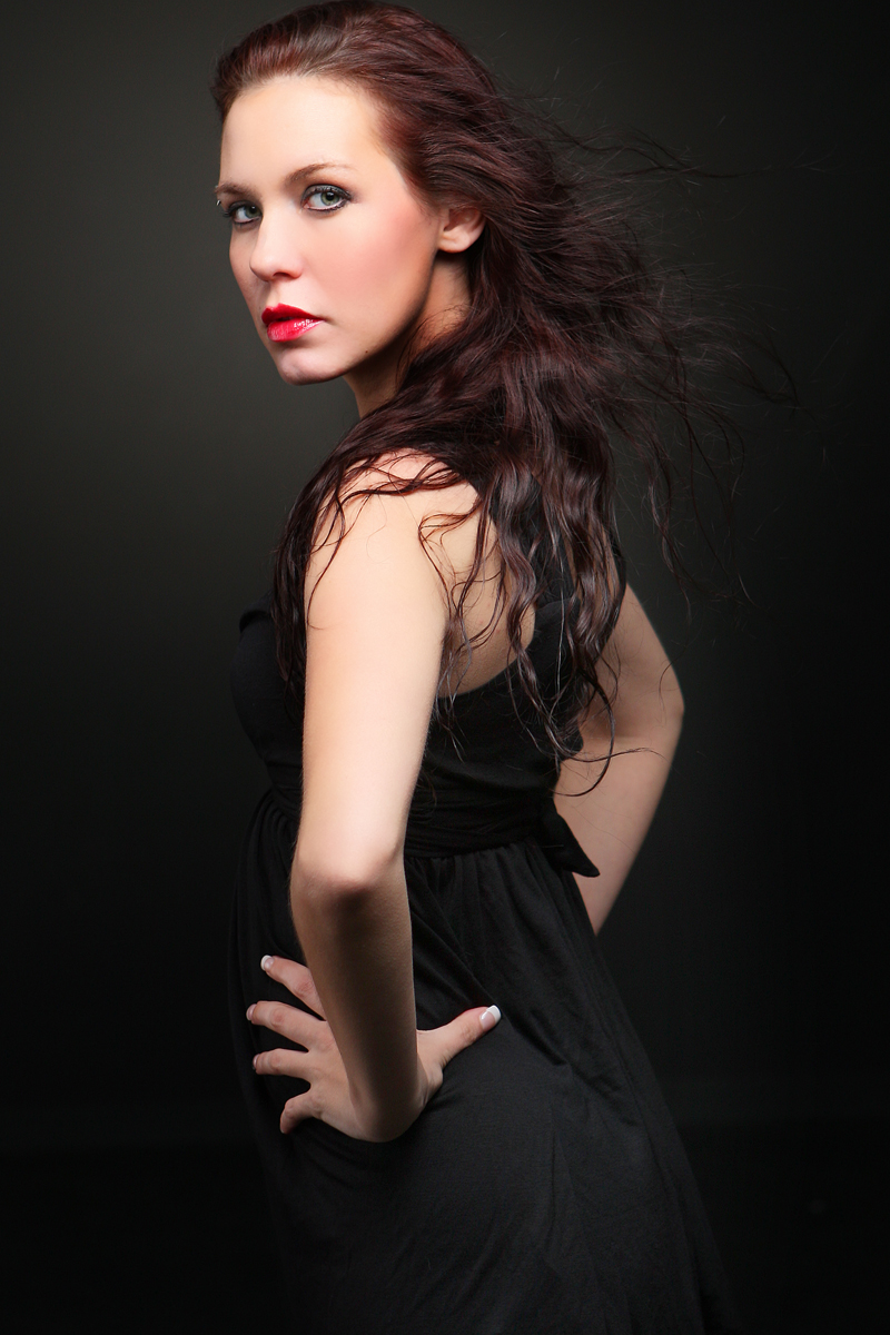 Female model photo shoot of Dai Green