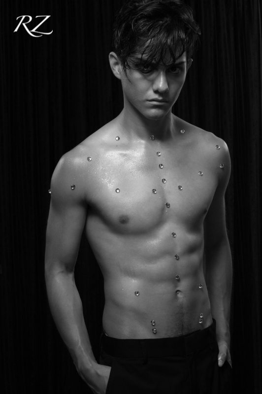 Male model photo shoot of Ivan Garzon