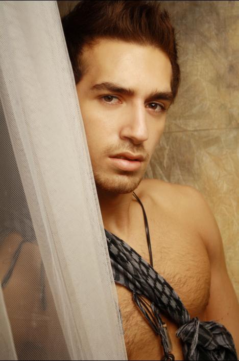 Male model photo shoot of shahin_shine in salon -photosoting