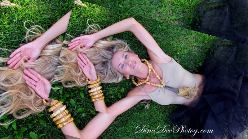 Female model photo shoot of Dina DEE