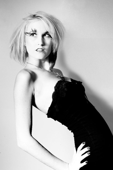 Female model photo shoot of blondie09