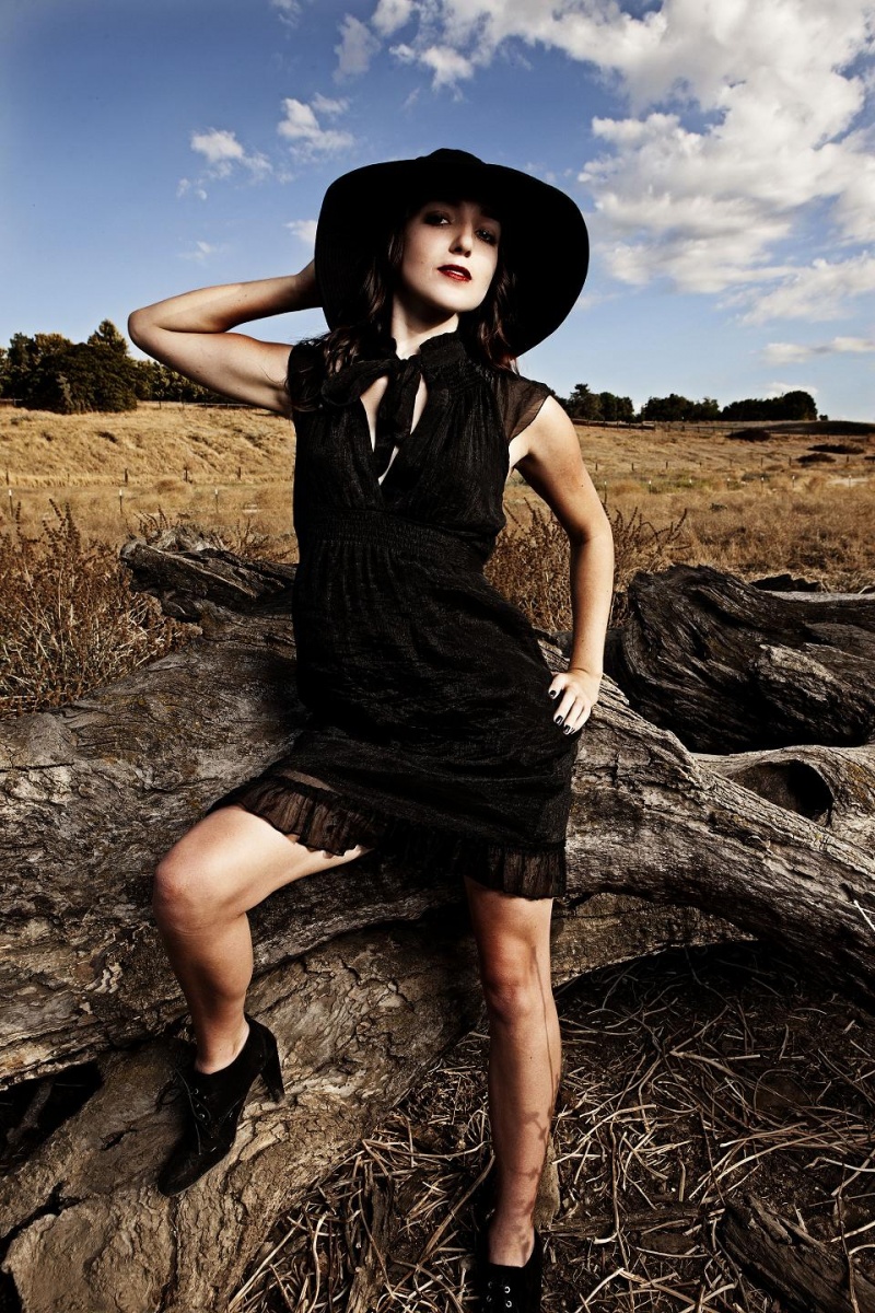 Female model photo shoot of Sienna Wren by Woooozy