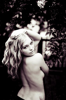 Female model photo shoot of Victoria McCay
