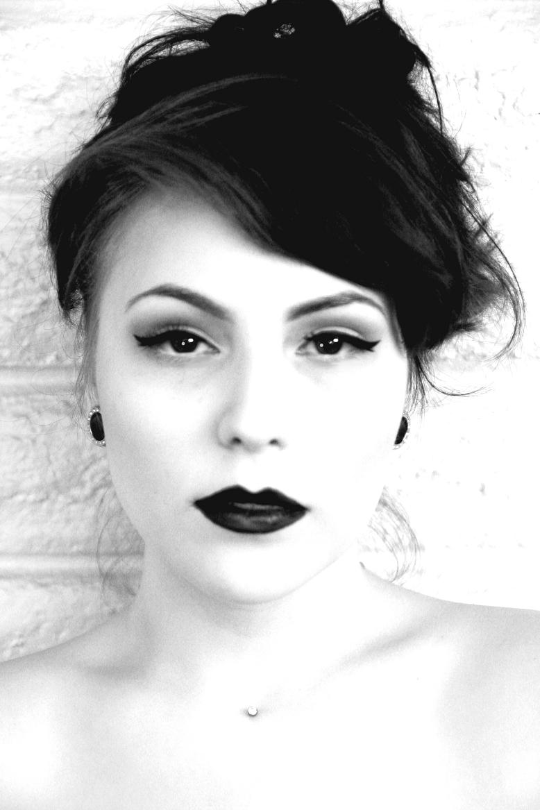 Female model photo shoot of A s h l e y N i c o l e by ILLUDIN  e   y    e in Chula Vista, Ca., makeup by Shrae S
