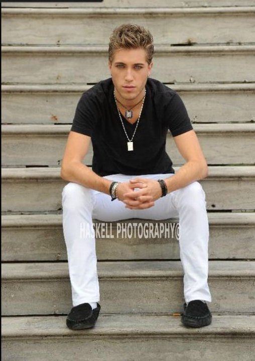 Male model photo shoot of Nash Maxwell Elliott
