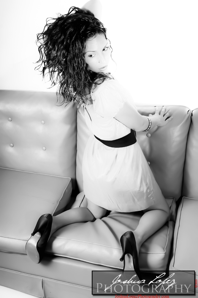 Female model photo shoot of Amber Navarro