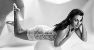 Female model photo shoot of Alazca