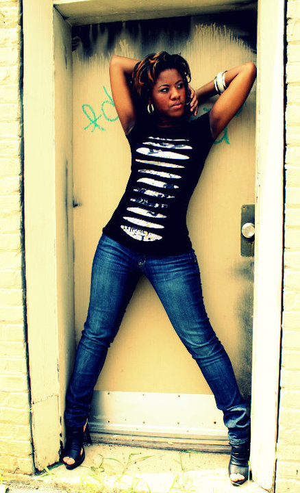 Female model photo shoot of ShanellCme in DECATUR