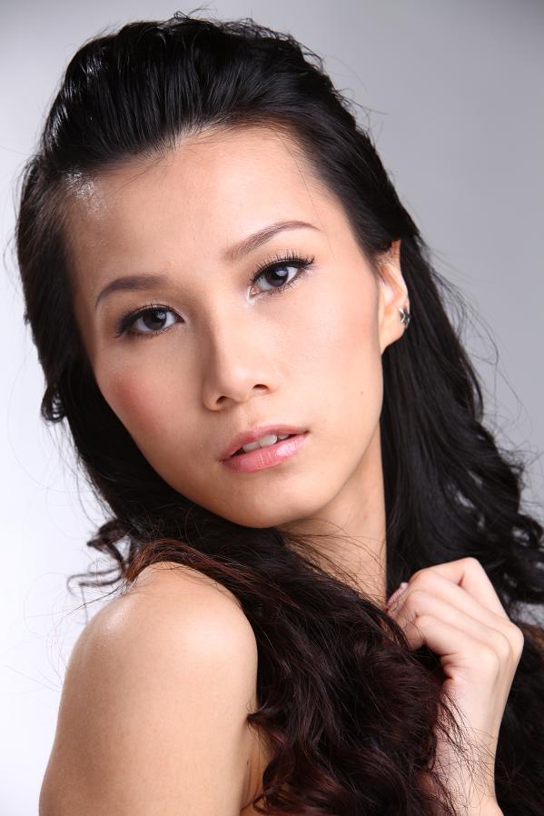 Female model photo shoot of Susan Hui