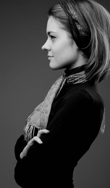 Female model photo shoot of Etchi