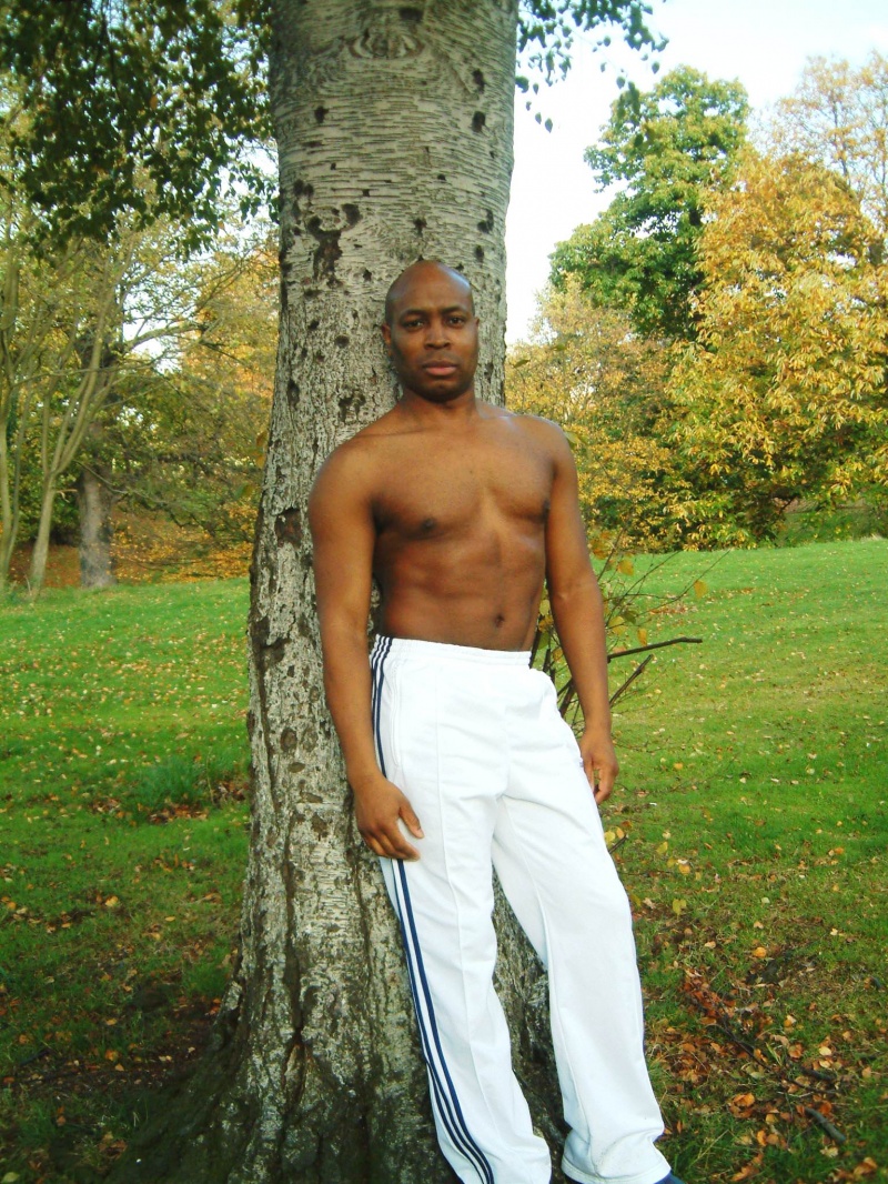 Male model photo shoot of simonh256 in Greenwich Park