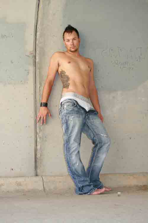Male model photo shoot of Jeremy Pinne