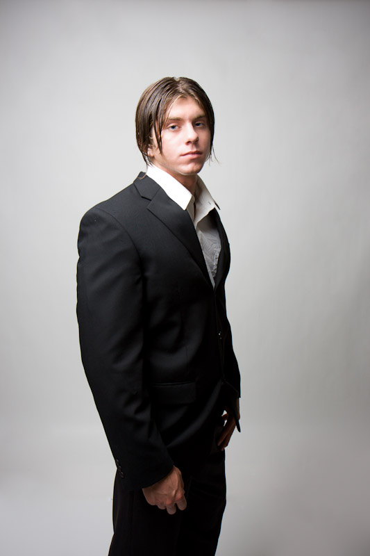 Male model photo shoot of Jonathan Fredrick by Riiv
