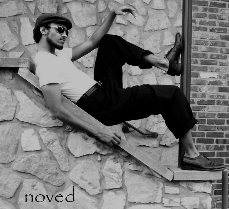 Male model photo shoot of noved- Foto