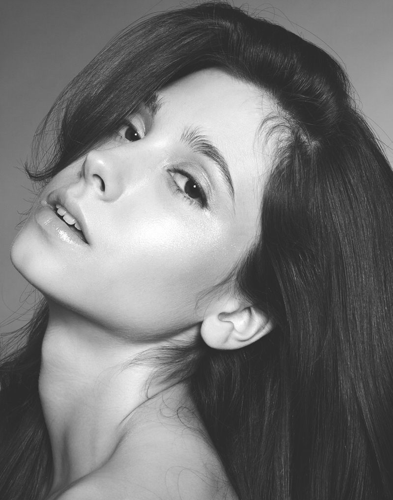 Female model photo shoot of Samantha Lennon Makeup