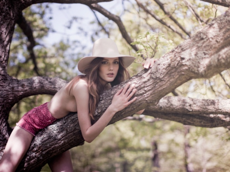 Female model photo shoot of sandra jacobsson