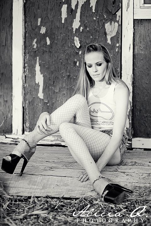 Female model photo shoot of Seana Bacon