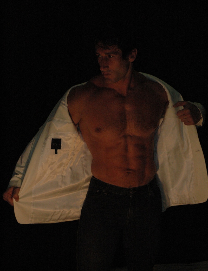Male model photo shoot of Arturo Mengotti