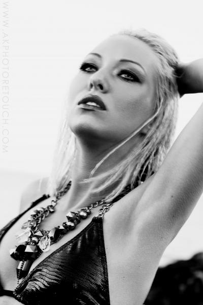 Female model photo shoot of Alexandra Palewska by XYZ_123