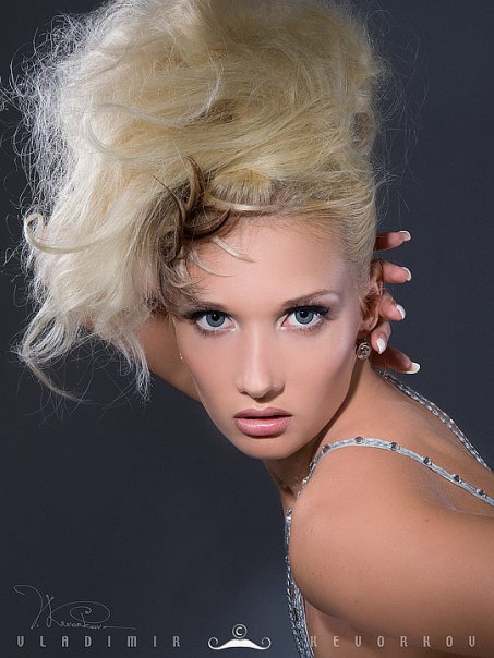 Female model photo shoot of Anna Piatrovich
