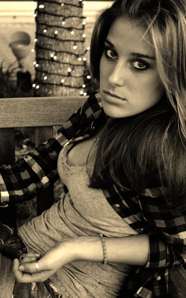 Female model photo shoot of Tanna Layne
