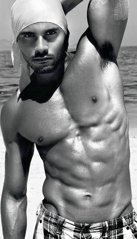 Male model photo shoot of Thiago De Oliveira