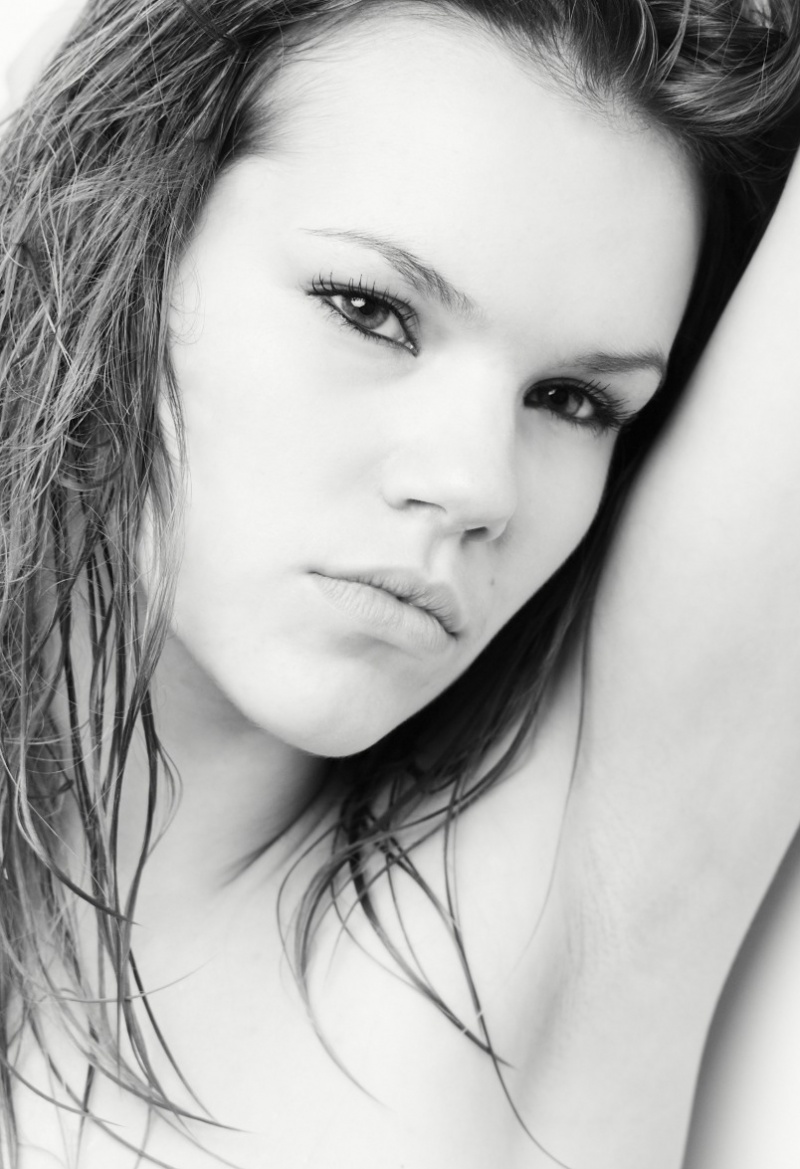 Female model photo shoot of Tsveti Spasova