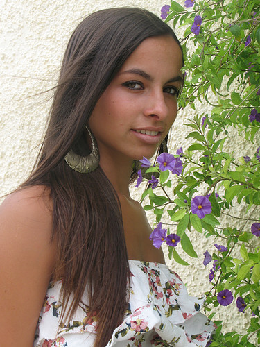 Female model photo shoot of Samira93