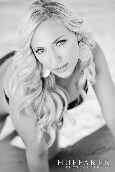 Female model photo shoot of Lindsey-Megan in Des Moines, IA