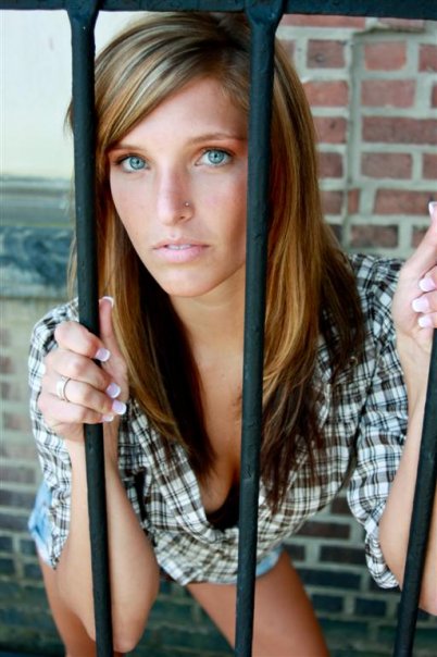 Female model photo shoot of Stephanie Steele 00