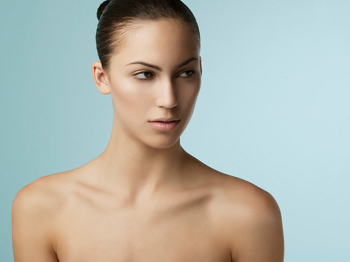 Female model photo shoot of Anna Horton Makeup