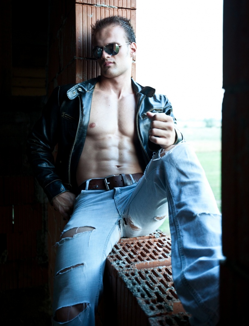 Male model photo shoot of istvan dani