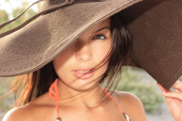 Female model photo shoot of Alexis-Lauren