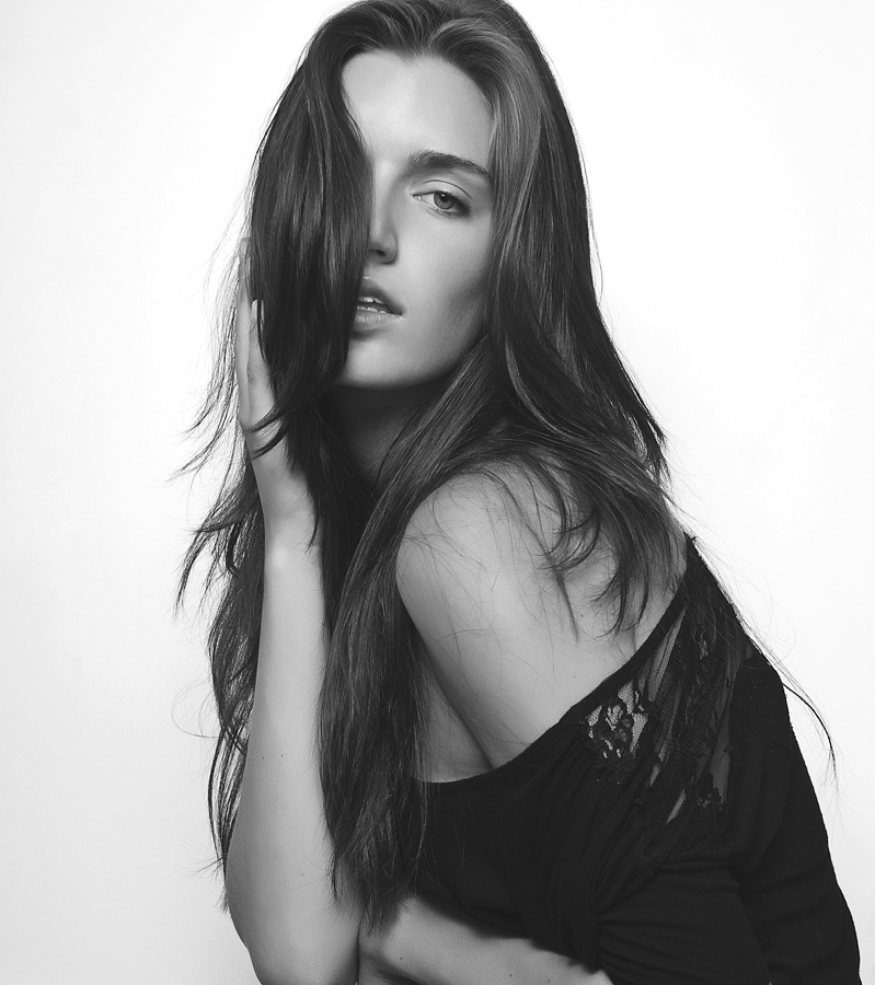 Female model photo shoot of Paulina Wagner