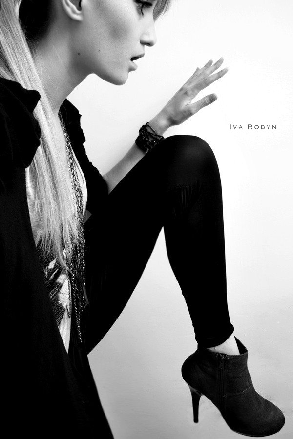 Female model photo shoot of Iva Robyn in Croatia