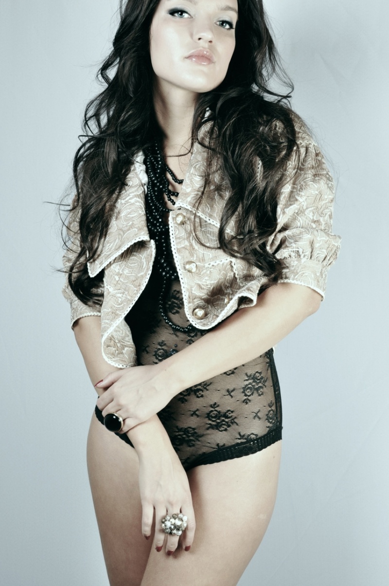 Female model photo shoot of oxanawizard