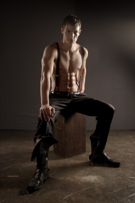 Male model photo shoot of Daniel Gill III in Los Angeles